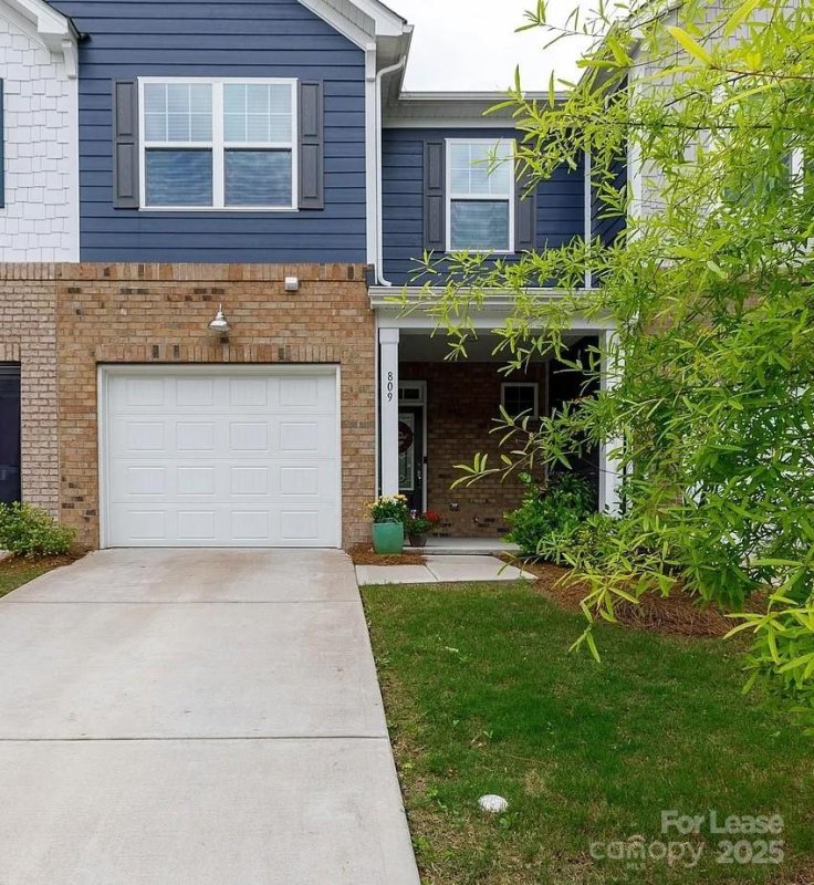 809 Gable Oak Lane