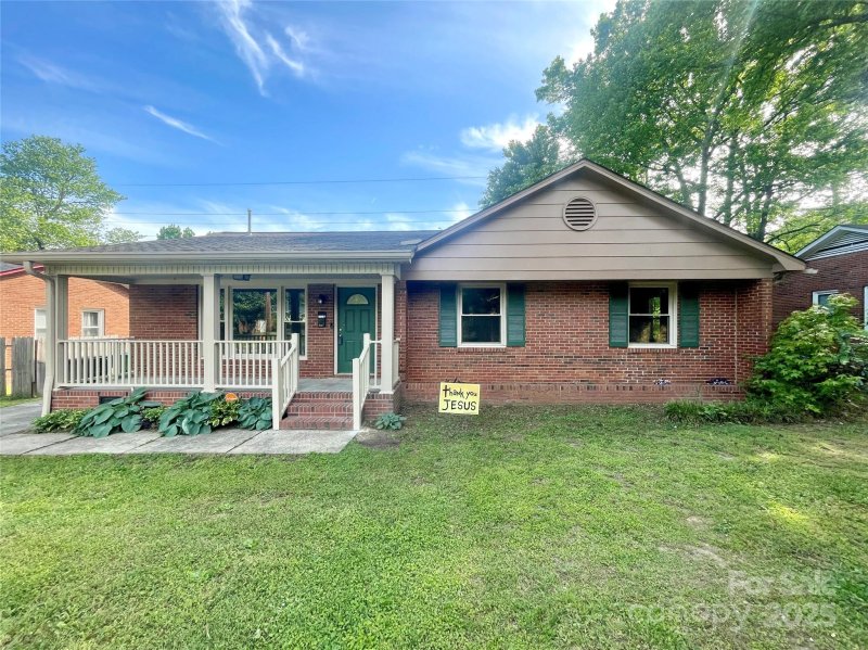 Property image 2 at 601 Scottsbrook Drive, Charlotte, NC 28213