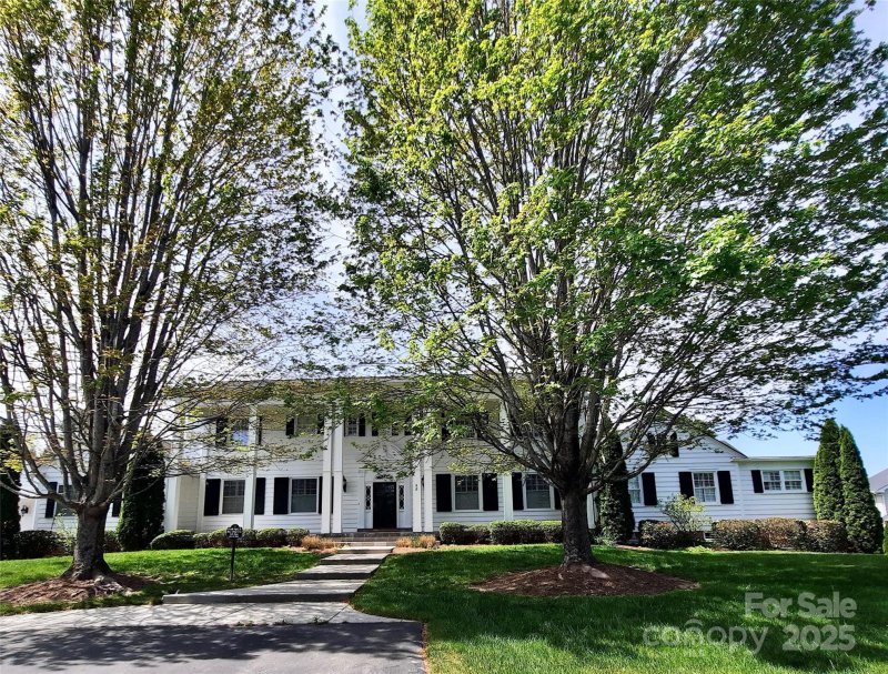 Property image 2 at 58 Towne Place Drive, Hendersonville, NC 28792