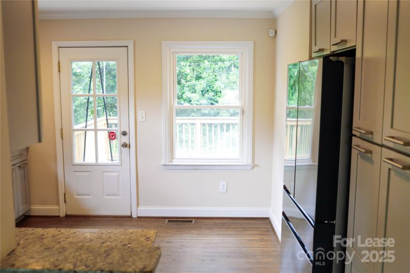 Property image 5 at 3437 Airlie Street, Charlotte, NC 28205