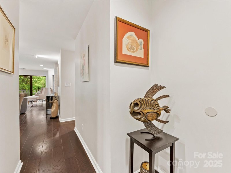 Property image 2 at 2719 Selwyn Avenue, Charlotte, NC 28209