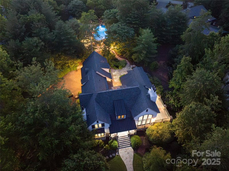 Property image 2 at 32 Ramble Way, Asheville, NC 28803