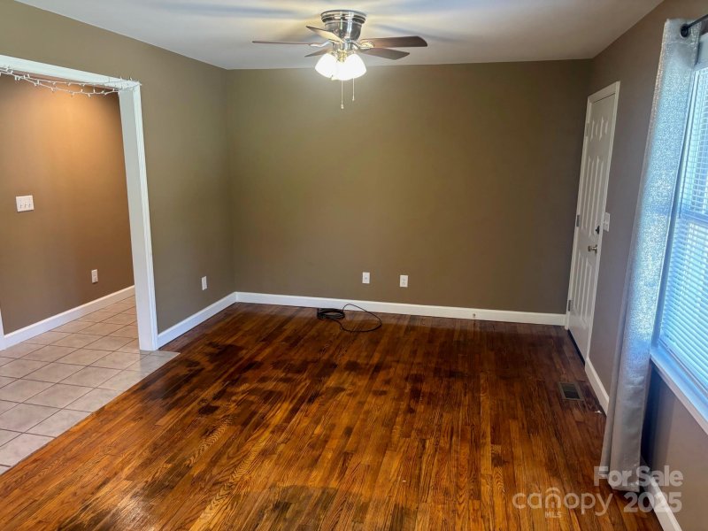 Property image 3 of 907 Mcgowan Road in Southern Heights, Shelby, NC 28150