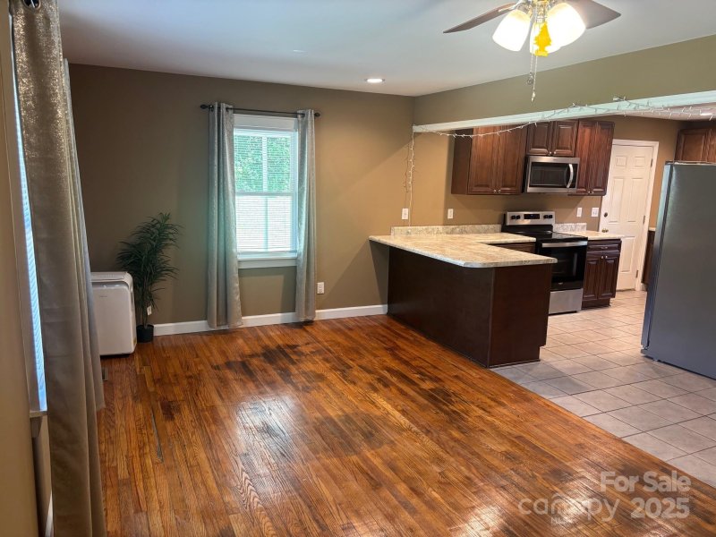 Property image 4 of 907 Mcgowan Road in Southern Heights, Shelby, NC 28150