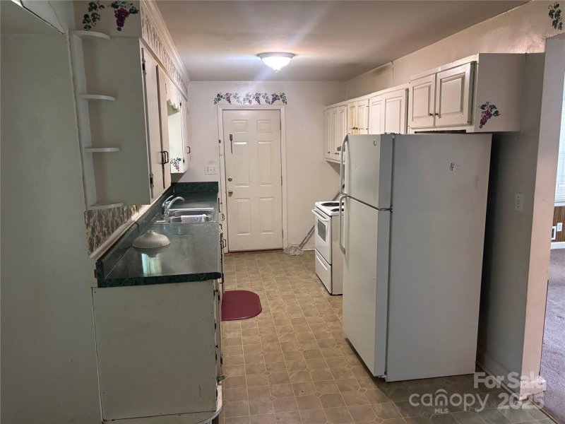 Property image 5 of 908 Mcgowan Road in Southern Heights, Shelby, NC 28150