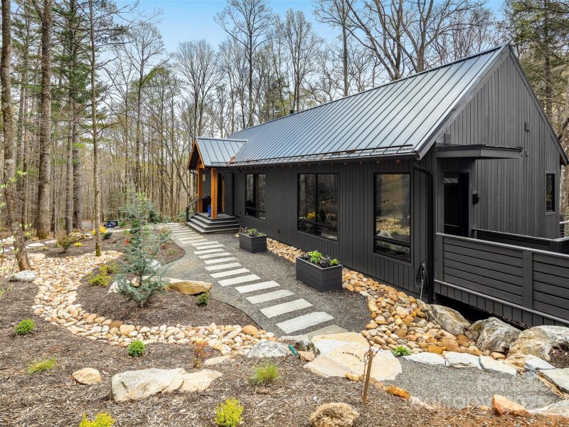 Property image 4 of 80 Hemlock Circle in Laurel Ridge, Black Mountain, NC 28711