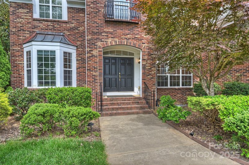 Property image 2 of 5940 Four Wood Drive in Emerald Lake, Matthews, NC 28104