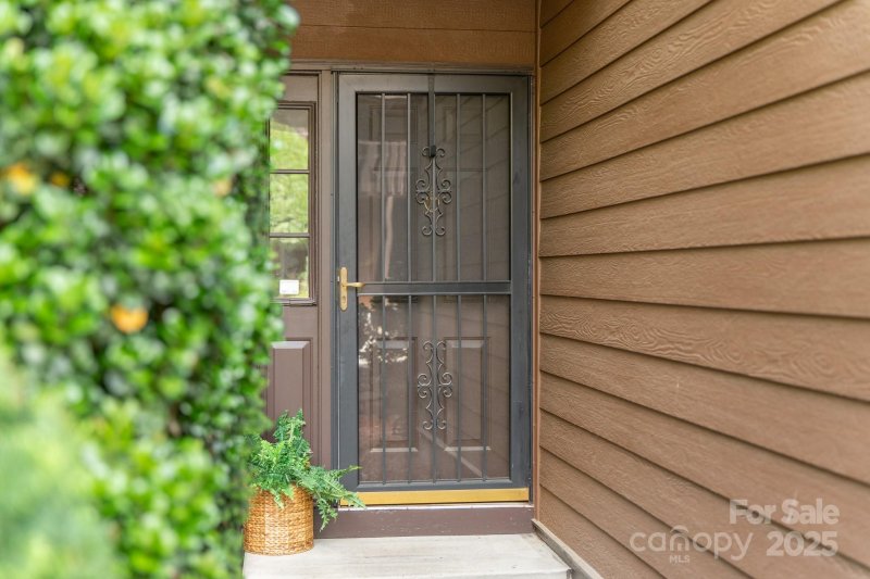 Property image 2 of 115 2 Bent Tree Drive in Bent Tree, Hendersonville, NC 28739