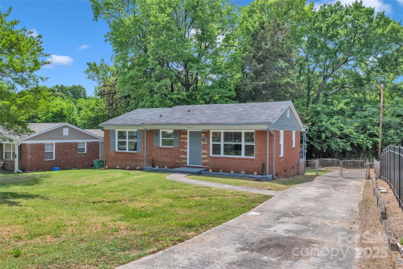 Property image 2 at 4553 Morgan Street, Charlotte, NC 28208