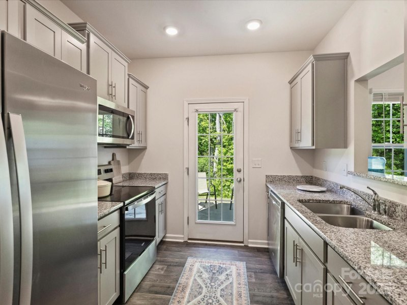 Property image 5 at 6037 Guildford Hill Lane, Charlotte, NC 28215