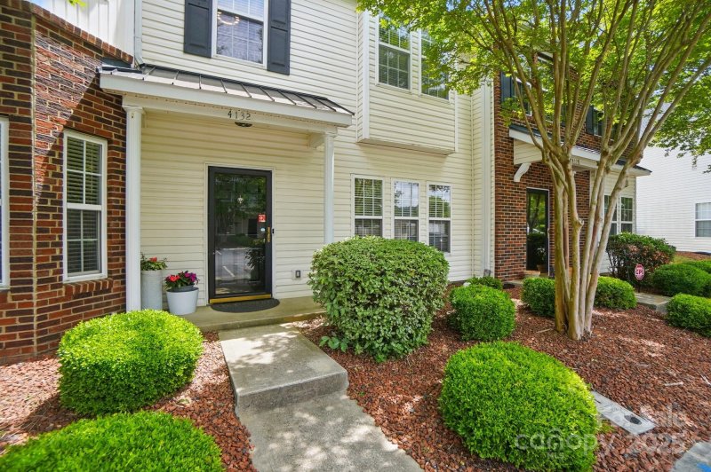 Property image 3 at 4132 Kenton Glenn Court, Concord, NC 28027