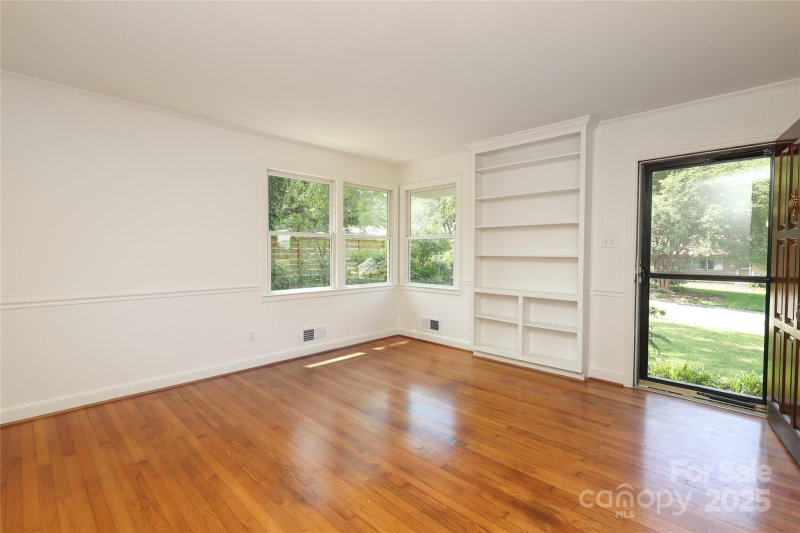 Property image 3 at 4361 Applegate Road, Charlotte, NC 28209