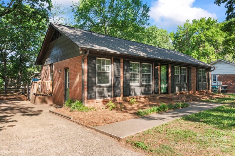 Property image 2 at 606 Deer Creek Drive, Matthews, NC 28105