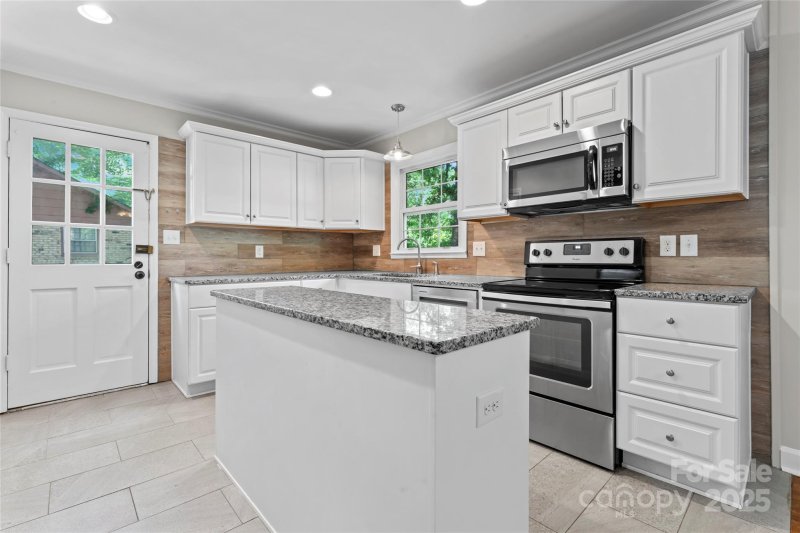 Property image 3 at 606 Deer Creek Drive, Matthews, NC 28105