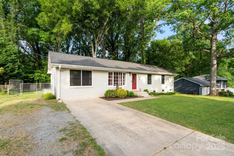 Property image 3 at 808 Sharon Drive, Waxhaw, NC 28173