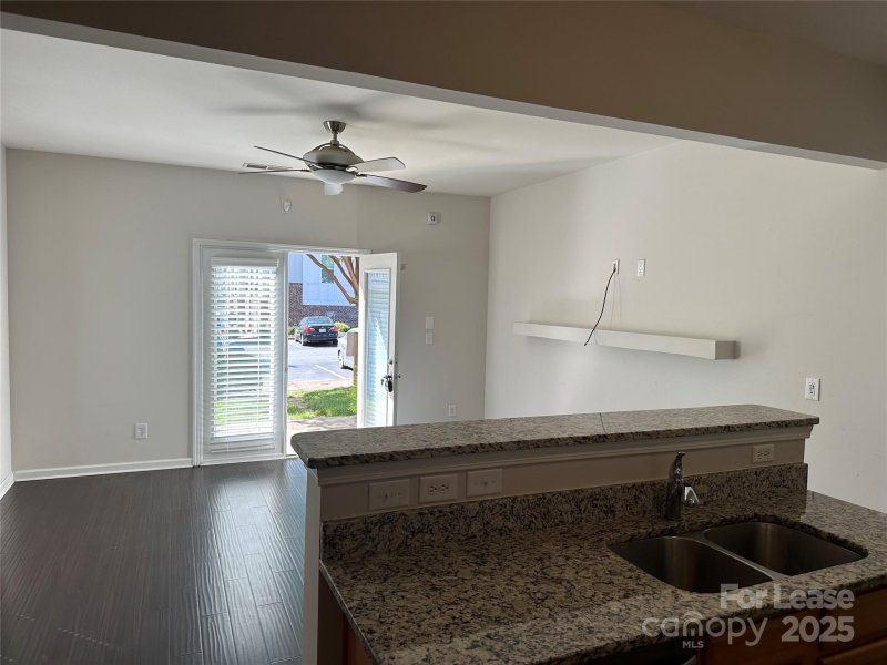 Property image 3 at 164 Parkwood Avenue, Charlotte, NC 28206