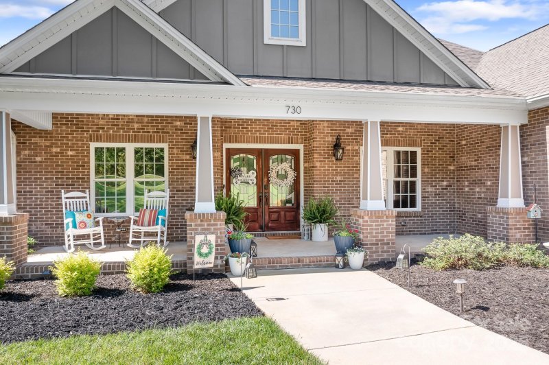 Property image 4 of 730 Oak Ridge Farms Circle in Oak Ridge Farms, Newton, NC 28658