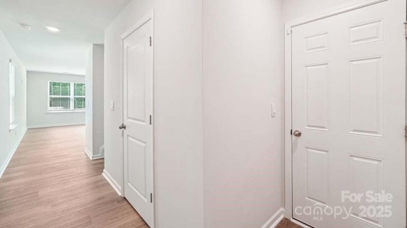 Property image 4 of 2901 Penninger Circle in Mallard Creek Towns, Charlotte, NC 28262