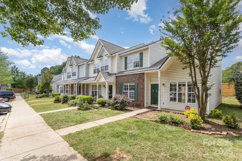 Property image 2 at 7718 Petrea Lane, Charlotte, NC 28227