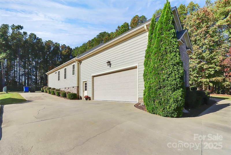 Property image 5 at 162 Kenway Loop, Mooresville, NC 28117