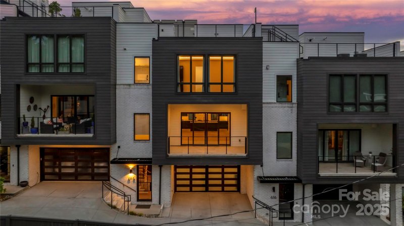 Property image 2 of 614 Queens Road in Myers Park, Charlotte, NC 28207