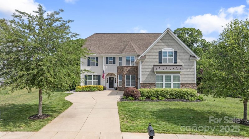 Property image 2 of 7405 Albemarle Drive in Covington at Lake Norman, Denver, NC 28037