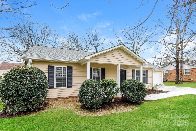 Property image 2 at 15420 Catawba Circle, Matthews, NC 28104