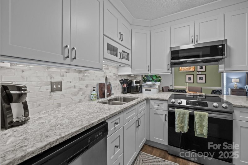 Property image 5 at 1608 Sharon Road, Charlotte, NC 28210