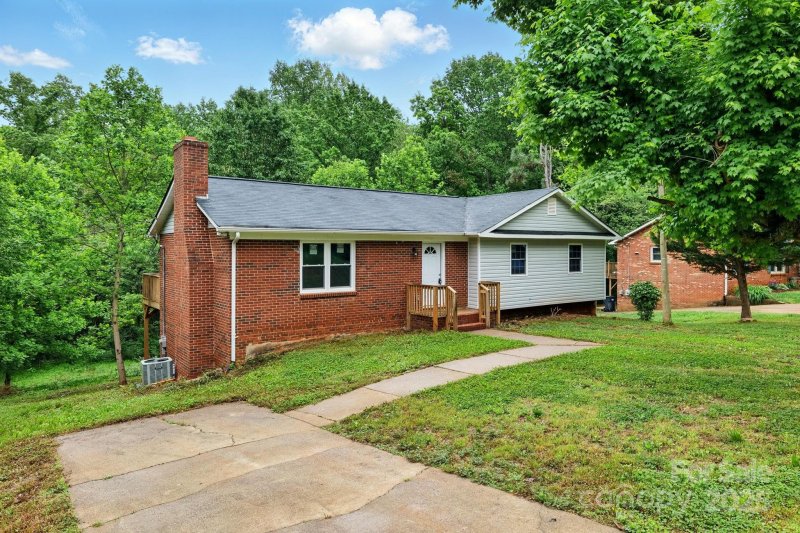 Property image 2 of 131 Little Forest Lane in Danbury Forest, Statesville, NC 28625