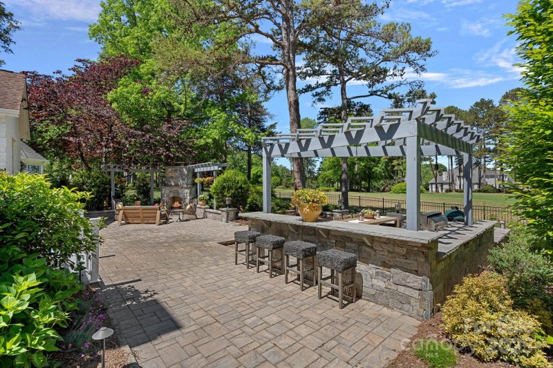 Property image 2 at 17924 River Ford Drive, Davidson, NC 28036