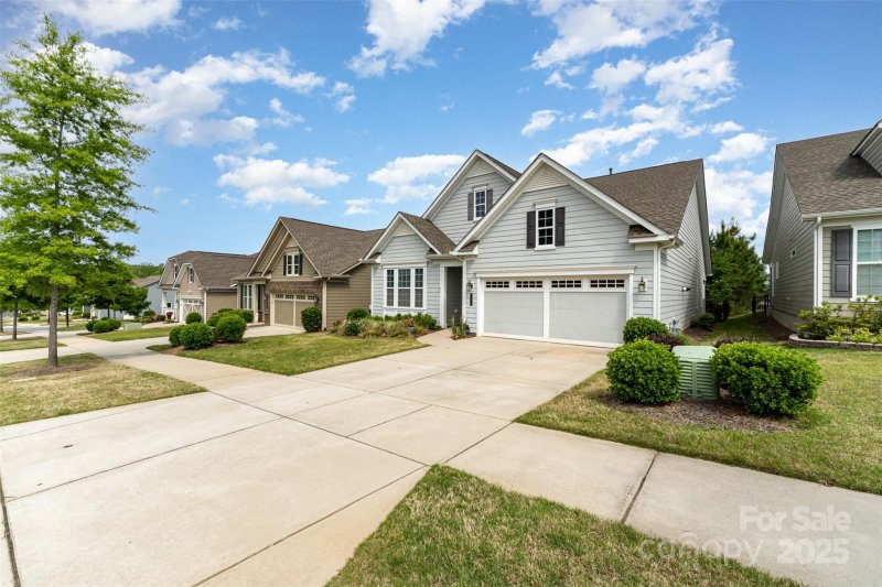 Property image 4 of 8210 Festival Way in Cresswind, Charlotte, NC 28215