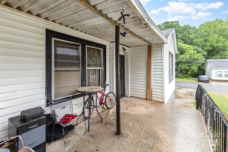 Property image 5 at 2622 Hemphill Street, Charlotte, NC 28208