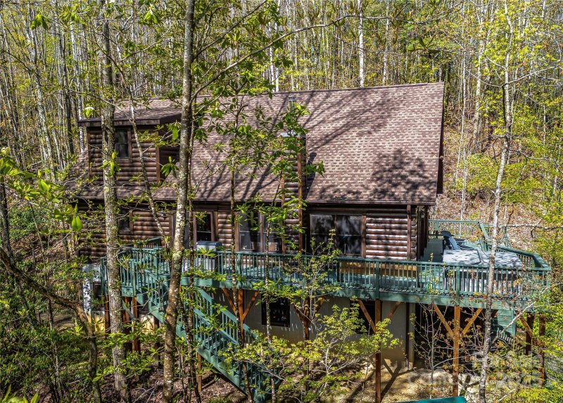 Property image 2 of 130 Greenfield Circle in Eagle Lake, Brevard, NC 28712