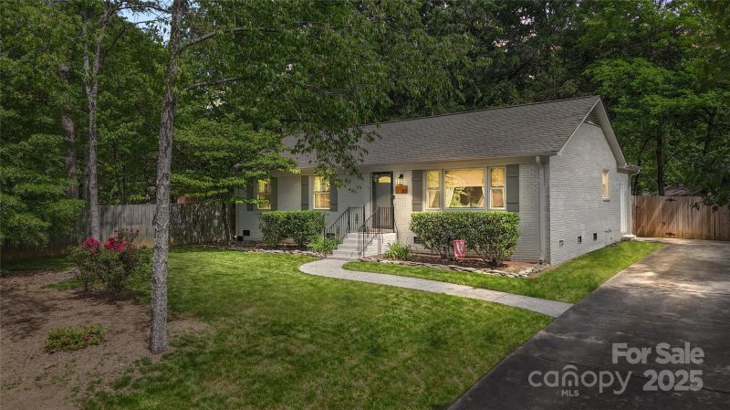 Property image 2 at 301 Deer Creek Drive, Matthews, NC 28105