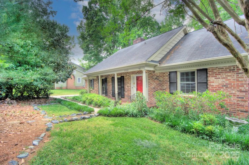 Property image 3 at 2235 Ramblewood Lane, Charlotte, NC 28210