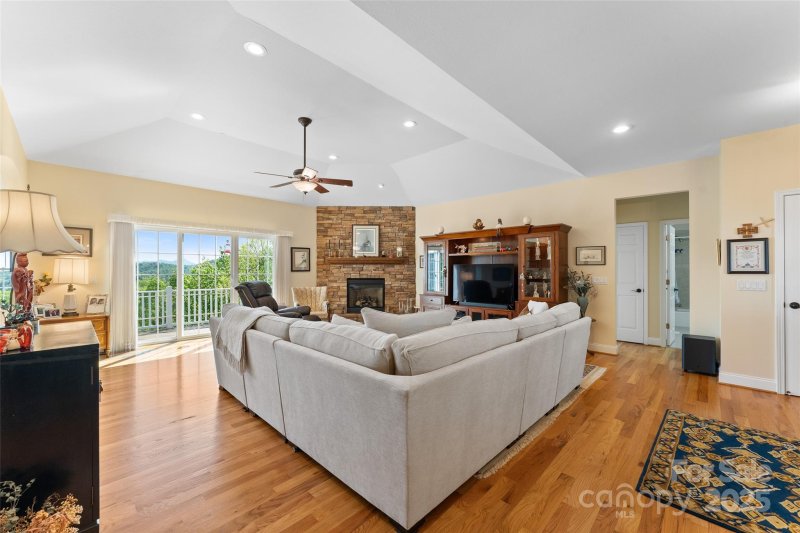 Property image 3 at 883 Big Raven Lane, Saluda, NC 28773