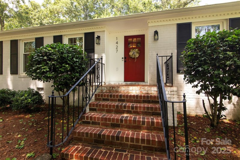 Property image 2 at 1427 Worcaster Place, Charlotte, NC 28211