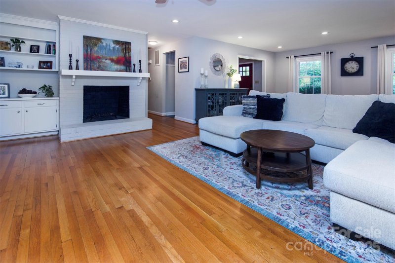 Property image 4 at 1427 Worcaster Place, Charlotte, NC 28211