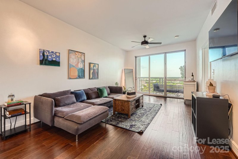 Property image 2 at 333 W Trade Street, Charlotte, NC 28202