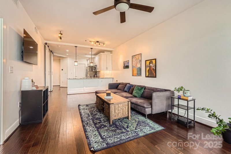 Property image 3 at 333 W Trade Street, Charlotte, NC 28202