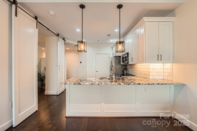 Property image 4 at 333 W Trade Street, Charlotte, NC 28202