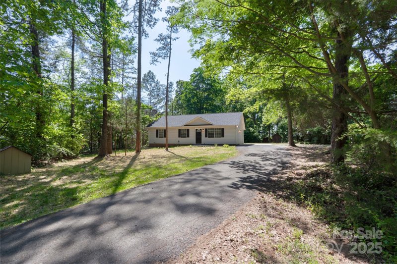 Property image 2 at 7525 Cedarbrook Drive, Charlotte, NC 28215