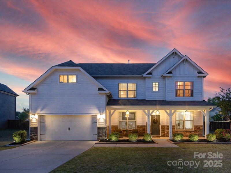 405 Winding Oaks Lane