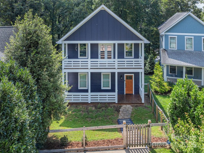 Property image 4 of 219 Courtland Place in Montford, Asheville, NC 28801