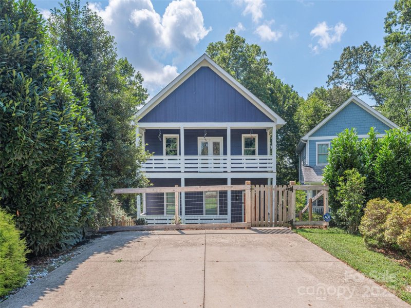 Property image 5 of 219 Courtland Place in Montford, Asheville, NC 28801