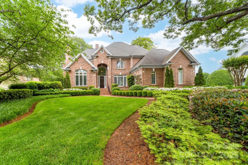 18920 Peninsula Club Drive