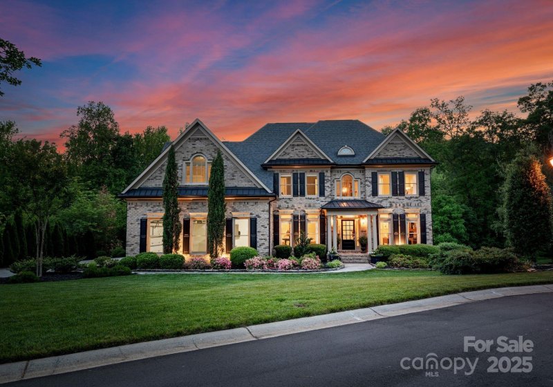 Property image 2 at 1021 Westbury Drive, Matthews, NC 28104