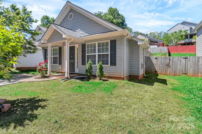 Property image 4 of 2126 Downing Street in Windsor Forest, Charlotte, NC 28205
