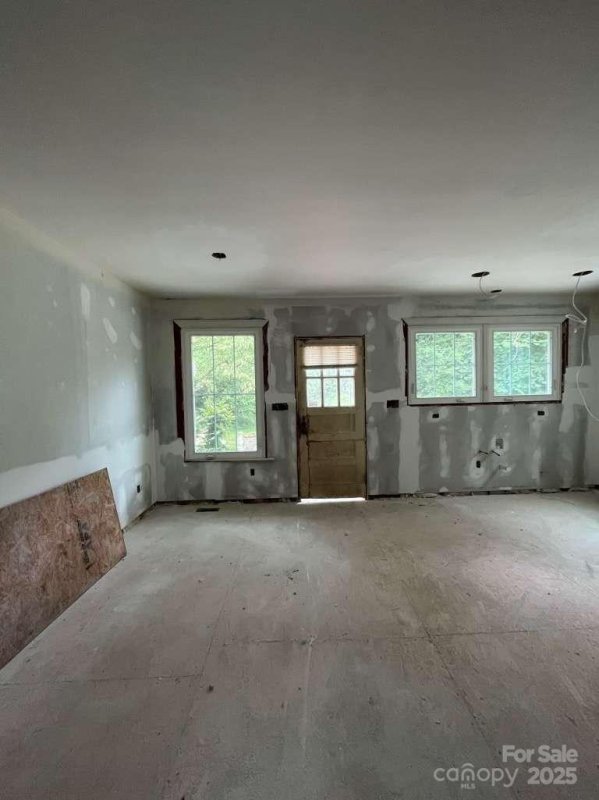 Property image 3 of 411 Woodlawn Avenue in Hillcrest, Gastonia, NC 28052