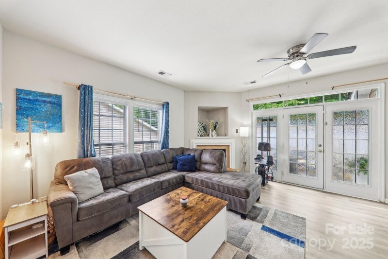 Property image 3 of 8259 Carob Tree Lane in Kingstree, Charlotte, NC 28215